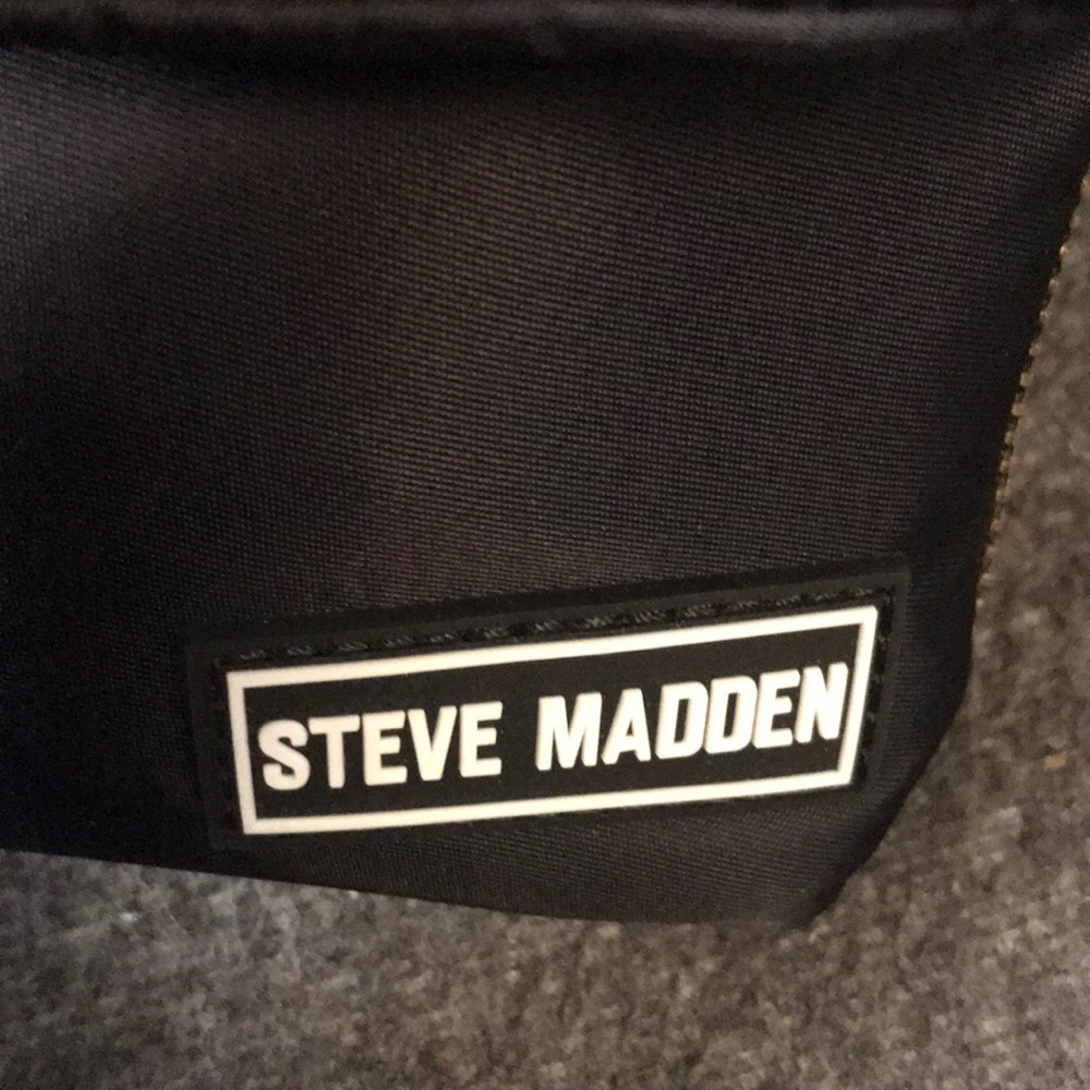STEVE MADDEN BJODIE BLACK NYLON CROSSBODY CLUTCH - Picture 5 of 9